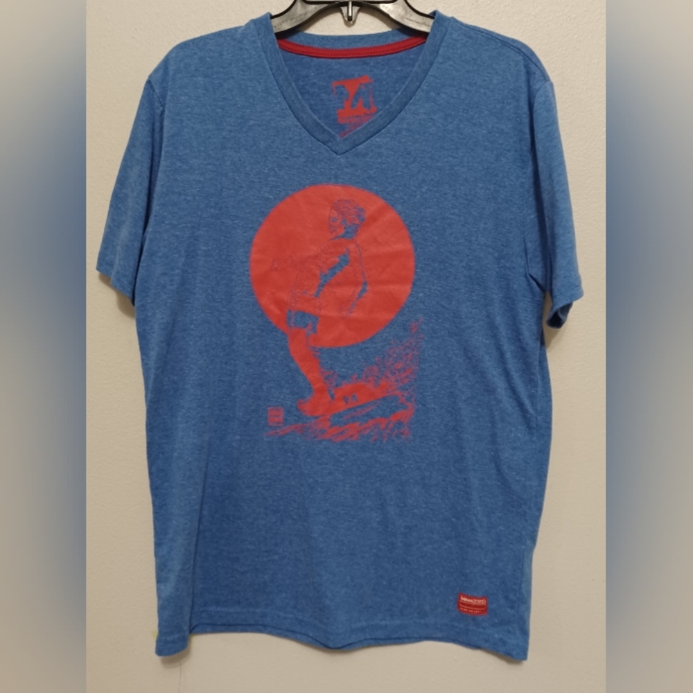 Mahi Mahi Men's Fitted Blue T-Shirt Size Large Zombie Print V-Neck Surfing Tee